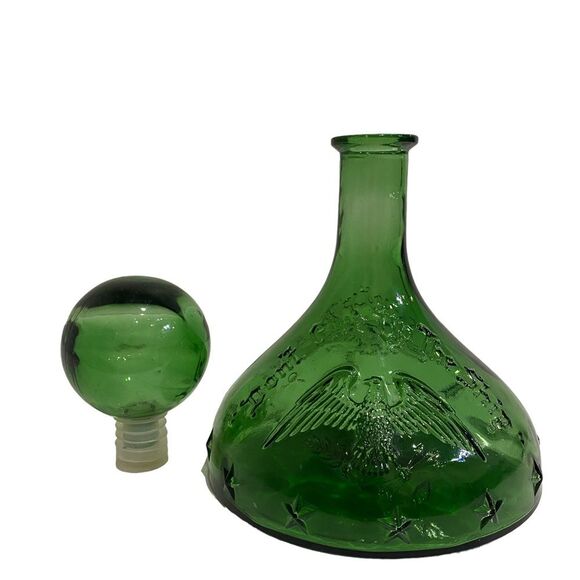 Vintage ITALIAN GLASS CAPTAIN'S DECANTER - Green - "DON'T GIVE UP THE SHIP" - Picture 2 of 10